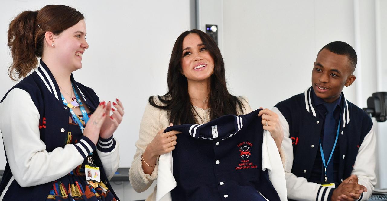 meghan markle international womens day sends letter students gift
