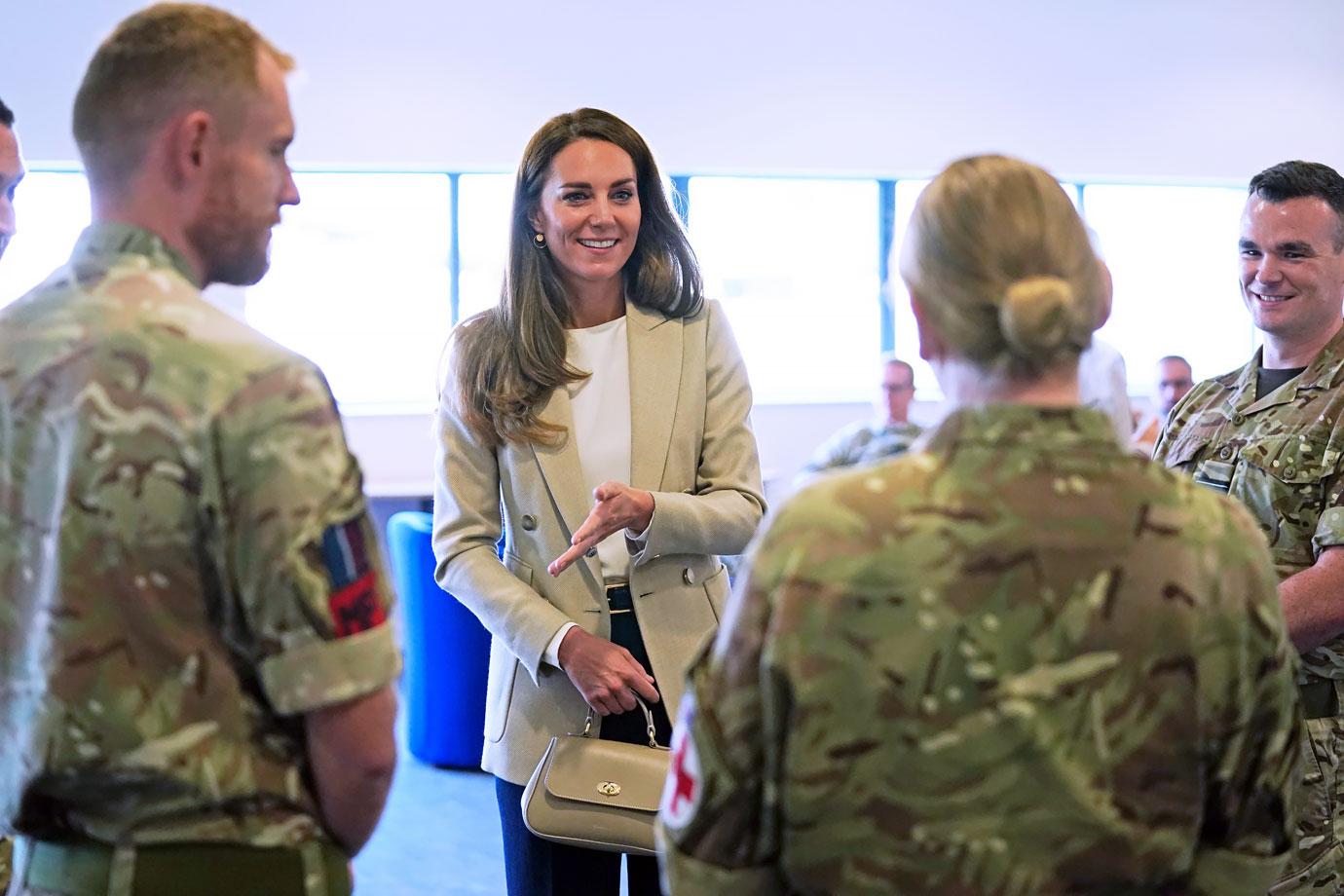 duchess kate raf brize norton