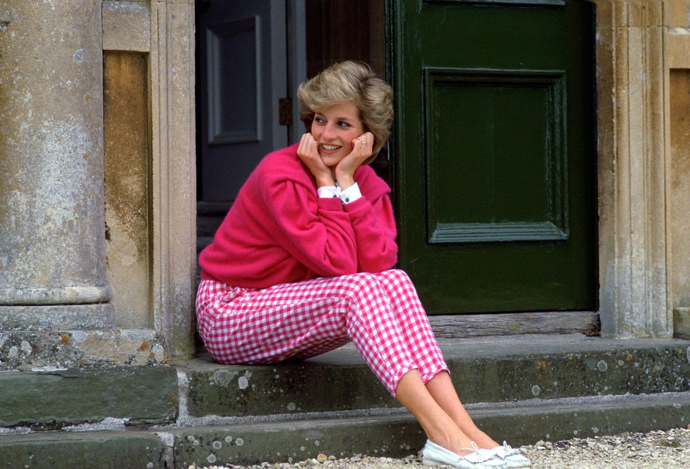 princess diana had prince charles poster in her room growing up