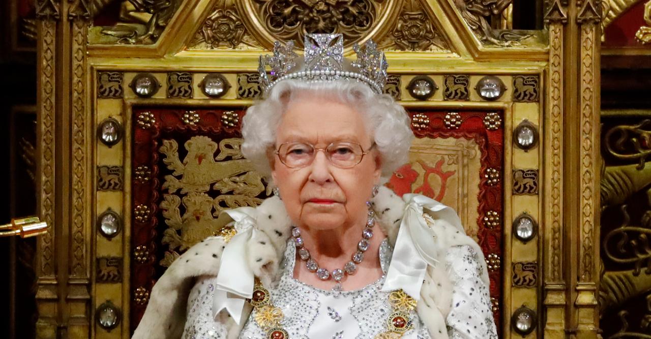 queen elizabeth would never abdicate throne unless i have stroke claims author