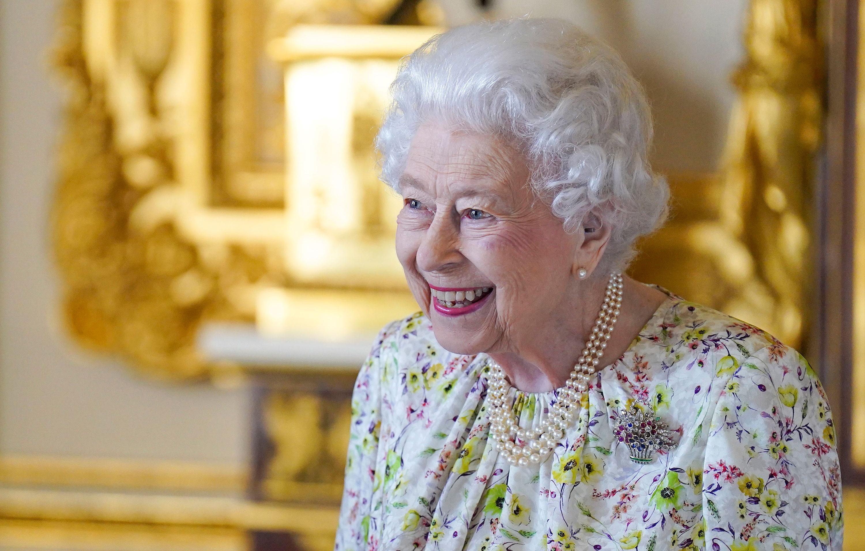 the queen views a display from halcyon days