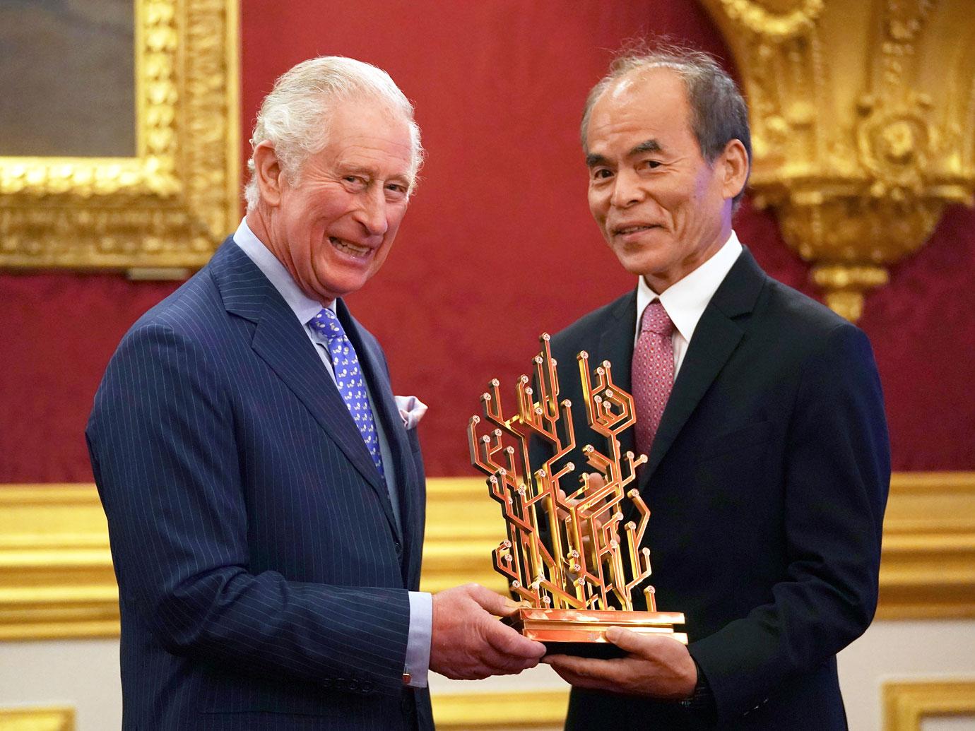 prince charles attends an advent service at holy trinity brompton church in london