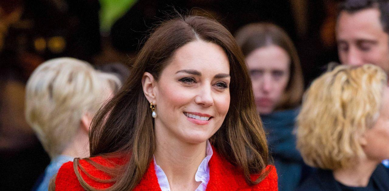 kate middleton friends baffled she photographed without wedding ring