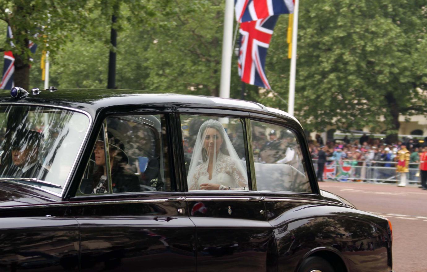 kate middleton prince williams wedding guests recall details of special day