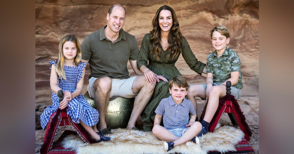 kate middleton prince william pose christmas photo tro