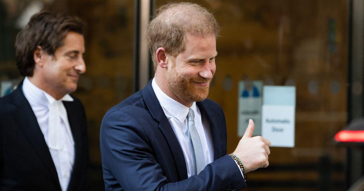 prince harry thumbs up