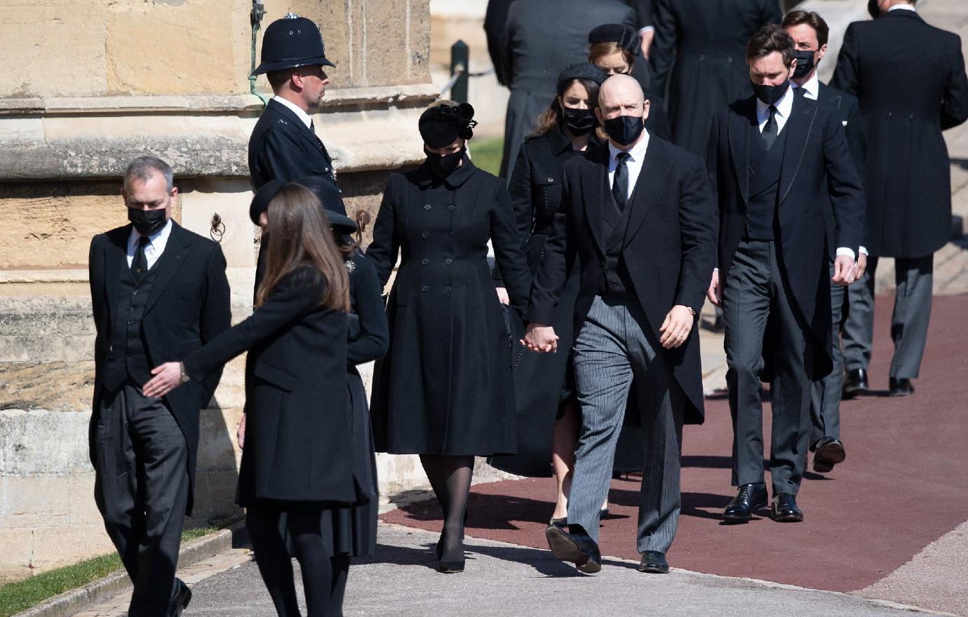 mike tindall praises queen elizabeth for sitting alone at prince philips funeral