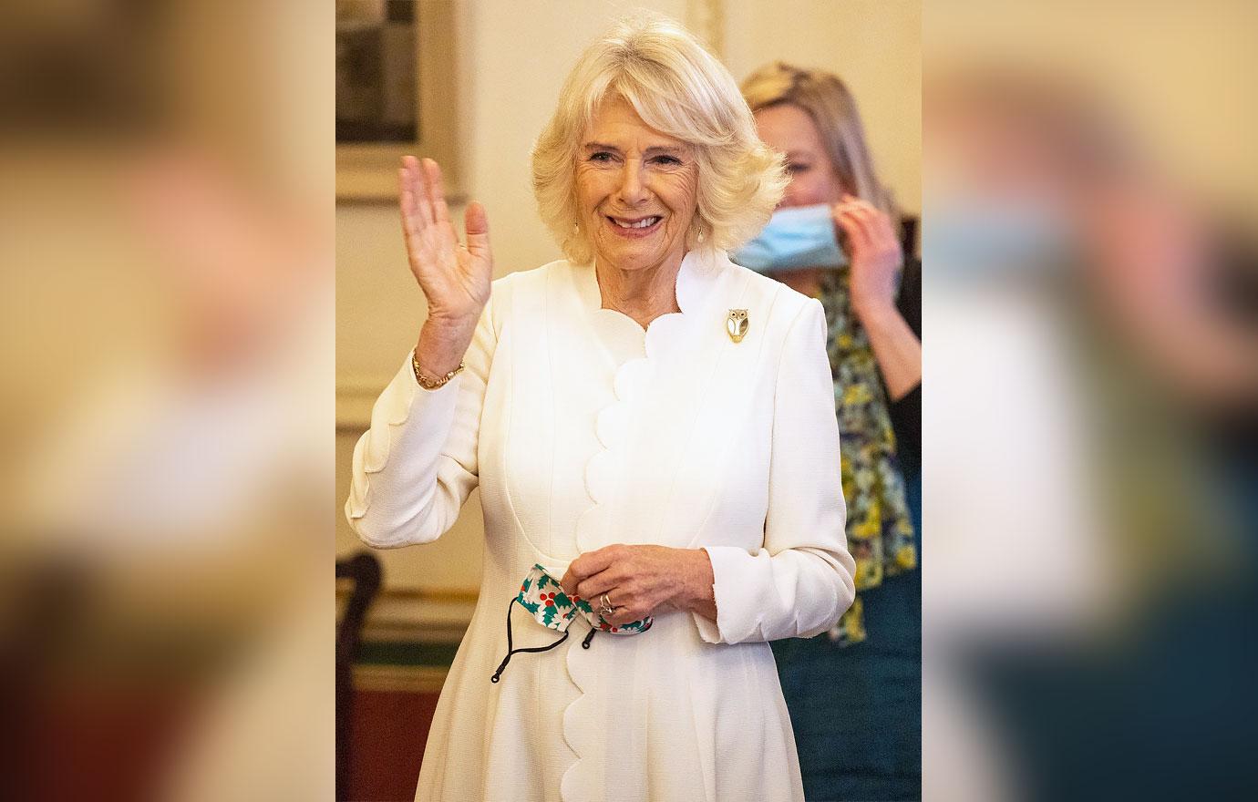 duchess camilla decorates tree at clarence house with children