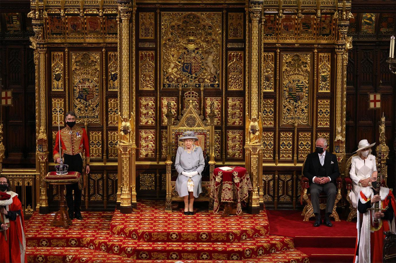 no second throne next to queen elizabeth at opening of parliament