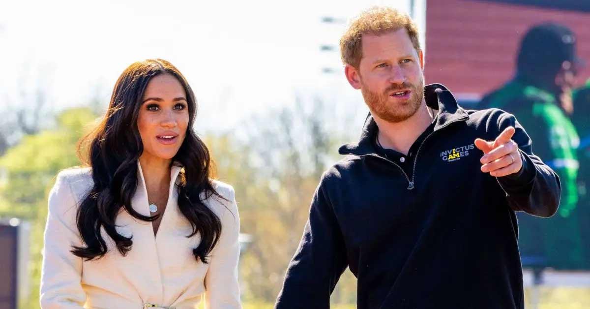 prince william friends slam prince harry meghan markle turning backs royal family jpg