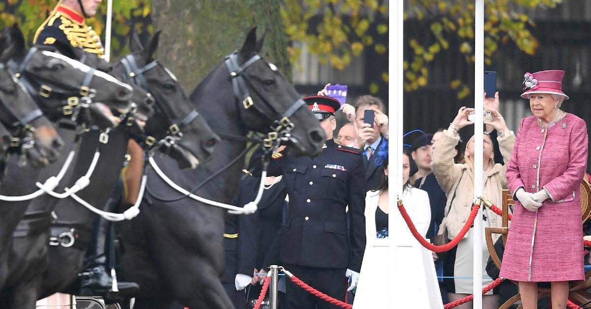 queen horses derby