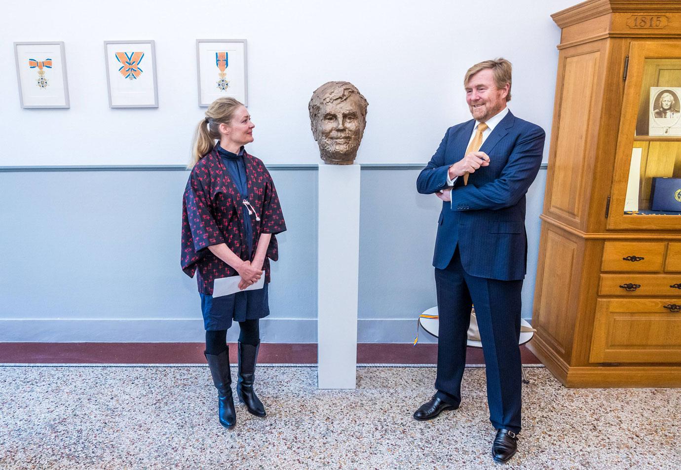 king willem alexander during a working visit to the chancellery of the dutch order