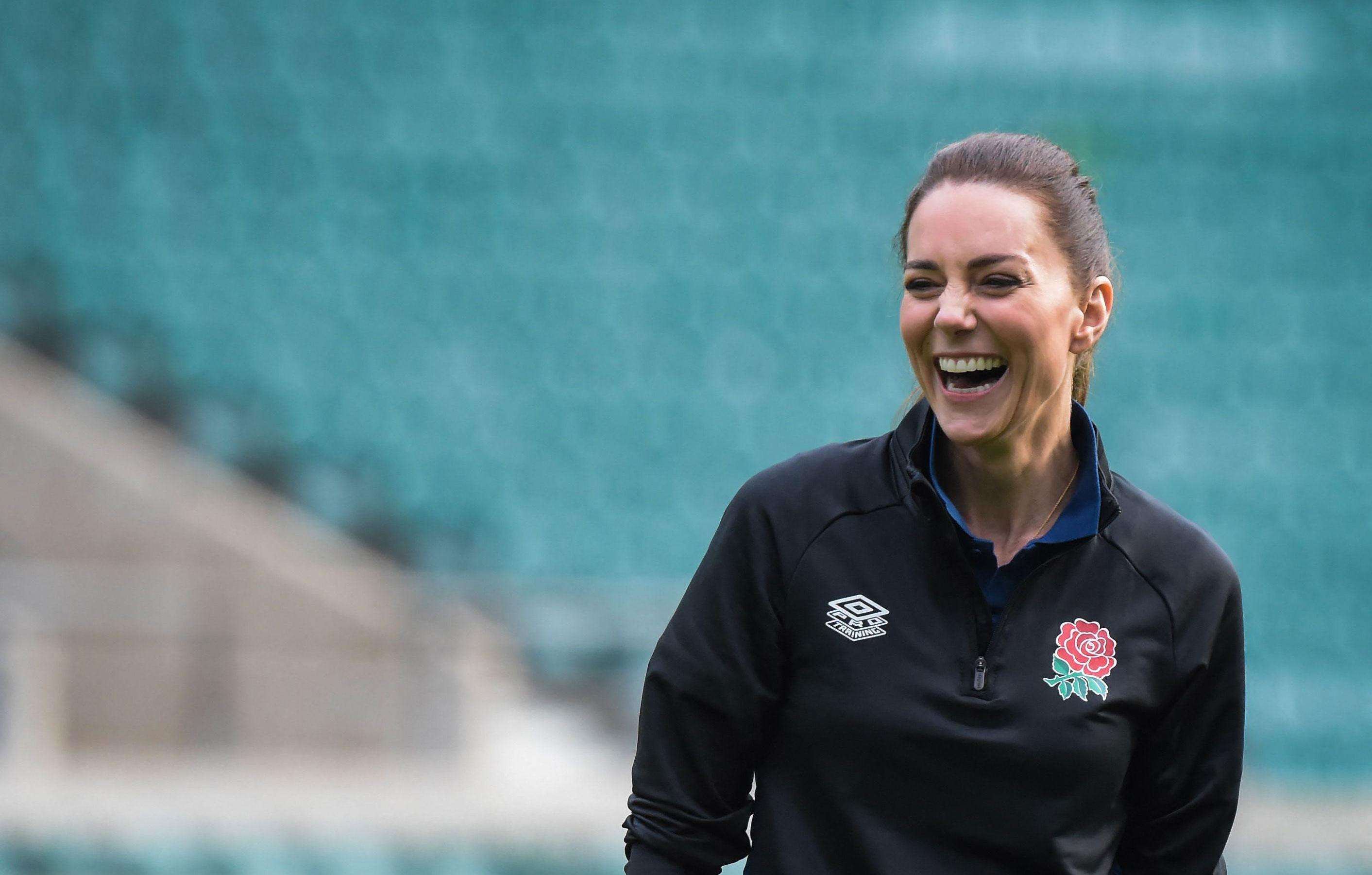 the duchess of cambridge joins england rugby training session