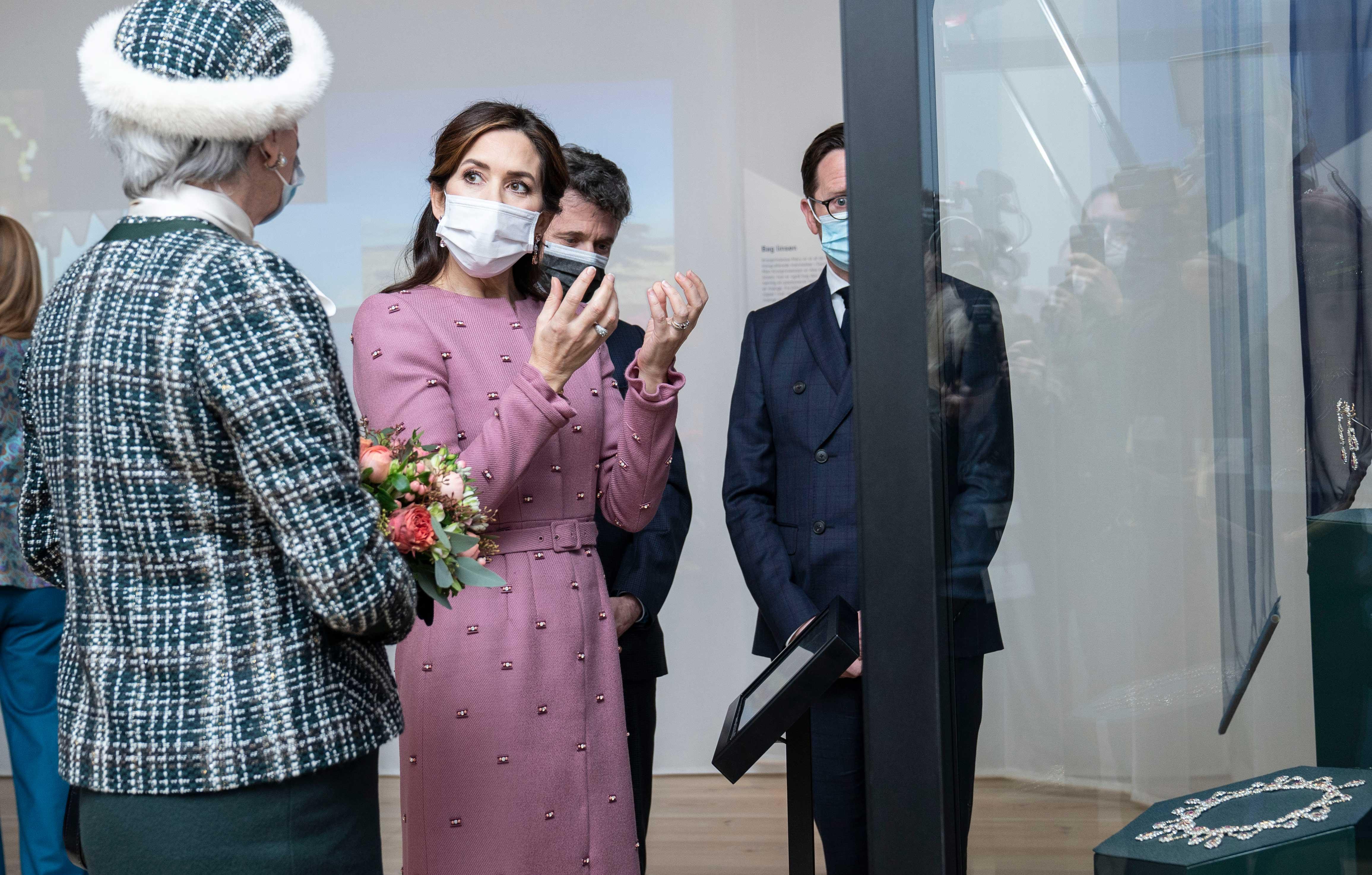 crown princess mary opens the exhibition