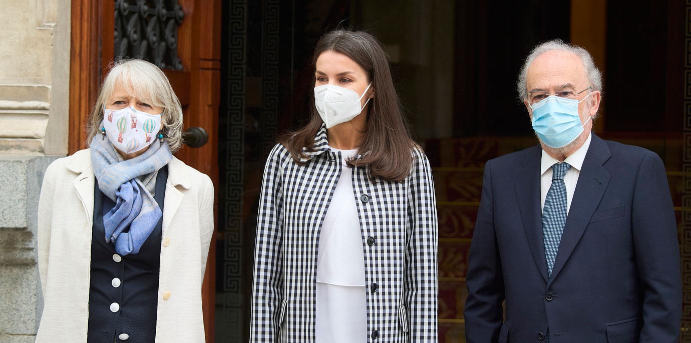 queen letizia spain meeting fundacion del espanol urgente fundeurae tro