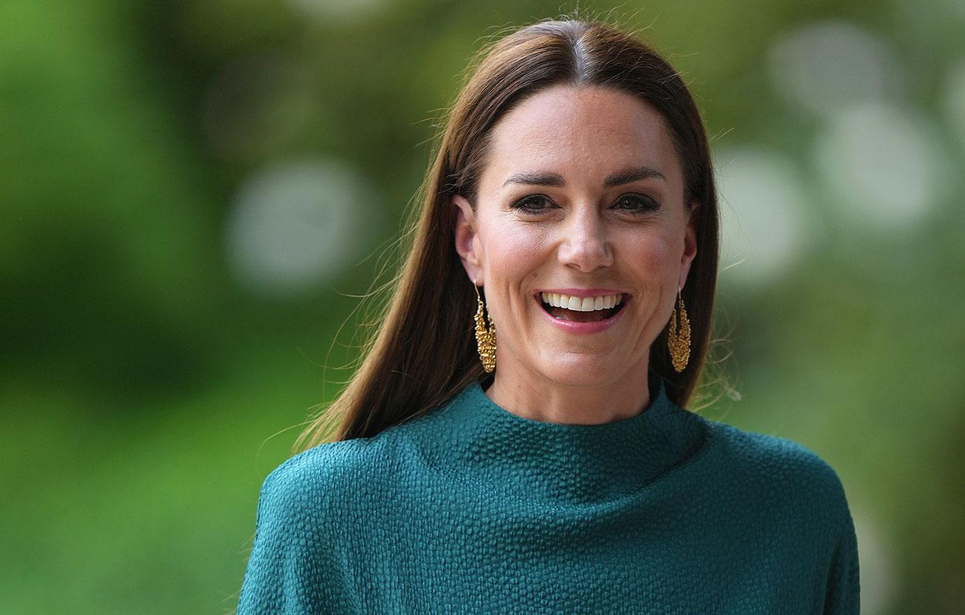 the duchess of cambridge presents the queen elizabeth ii award for british design