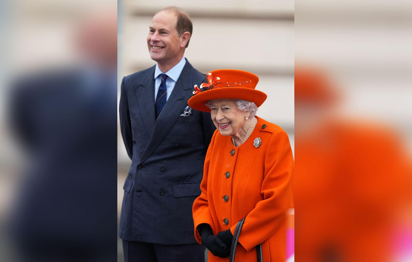 queens baton relay  queen elizabeth