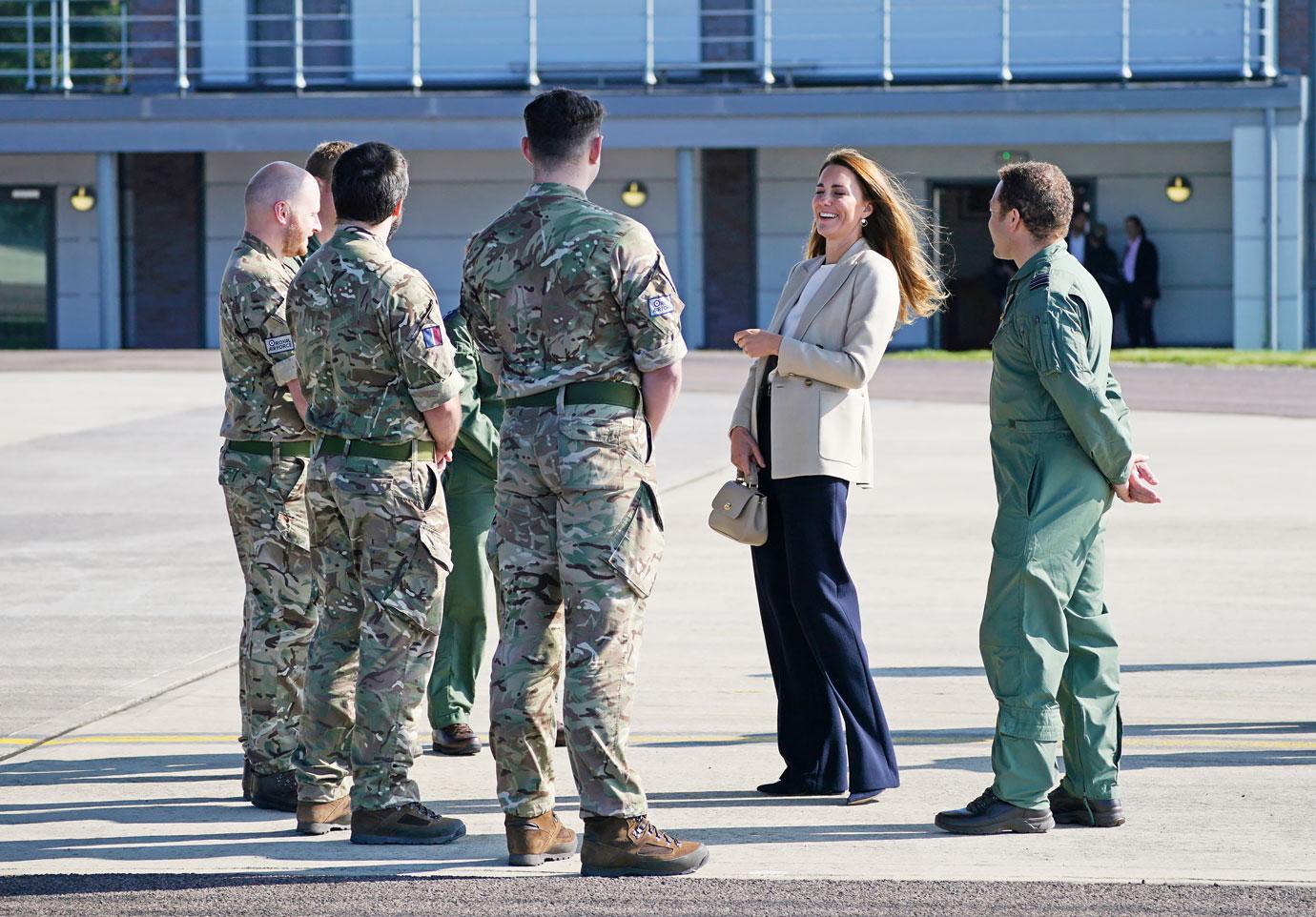 duchess kate raf brize norton