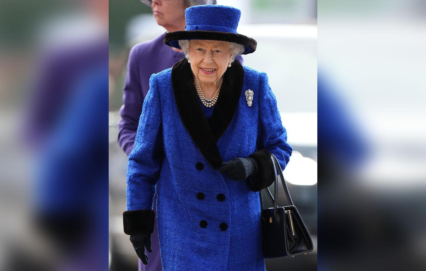 queen elizabeth attends qipco british champions day