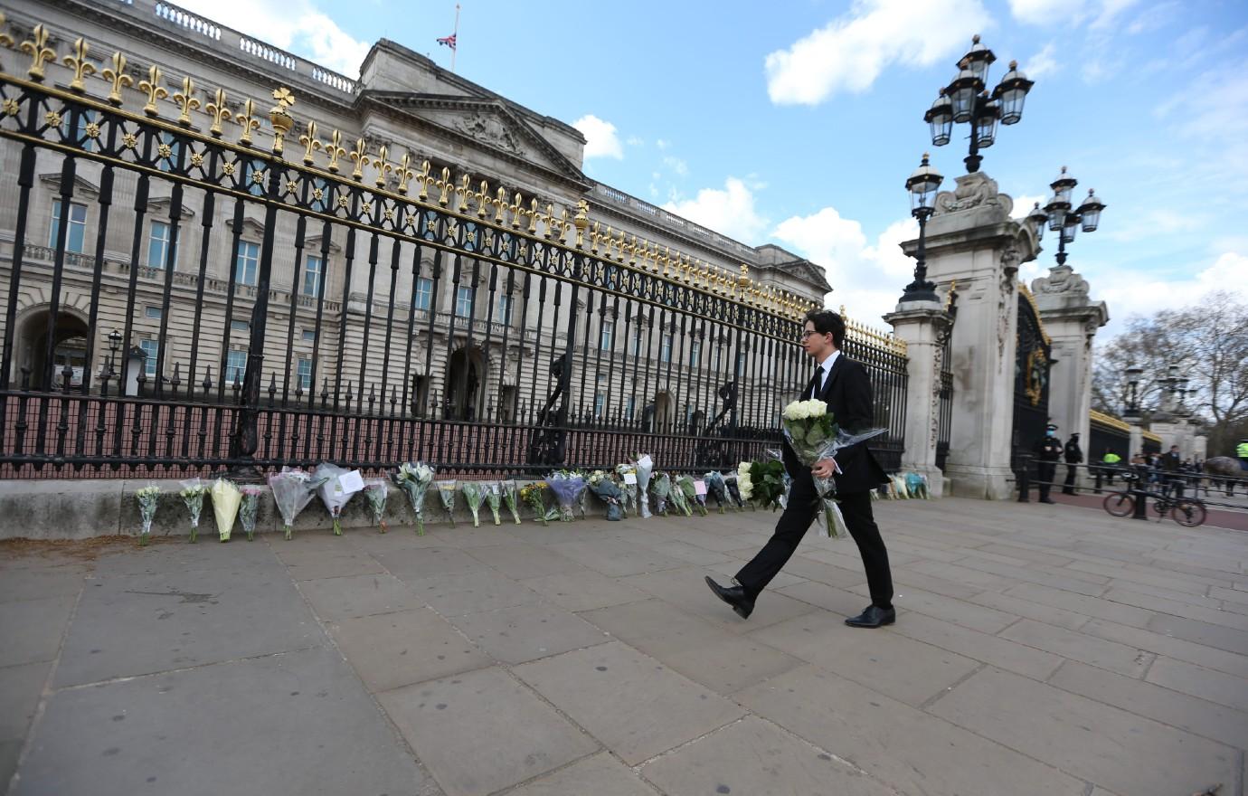 prince philip death honored at buckingham palace photos