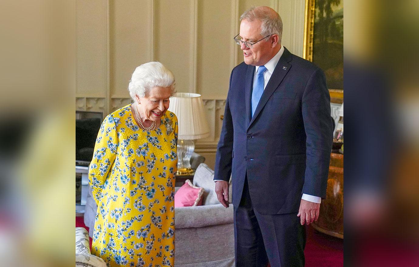 queen elizabeth smiles meets australian prime minister scott morrison windsor castle tro