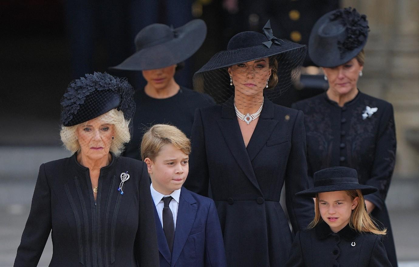 prince william children queen consort camilla step granny