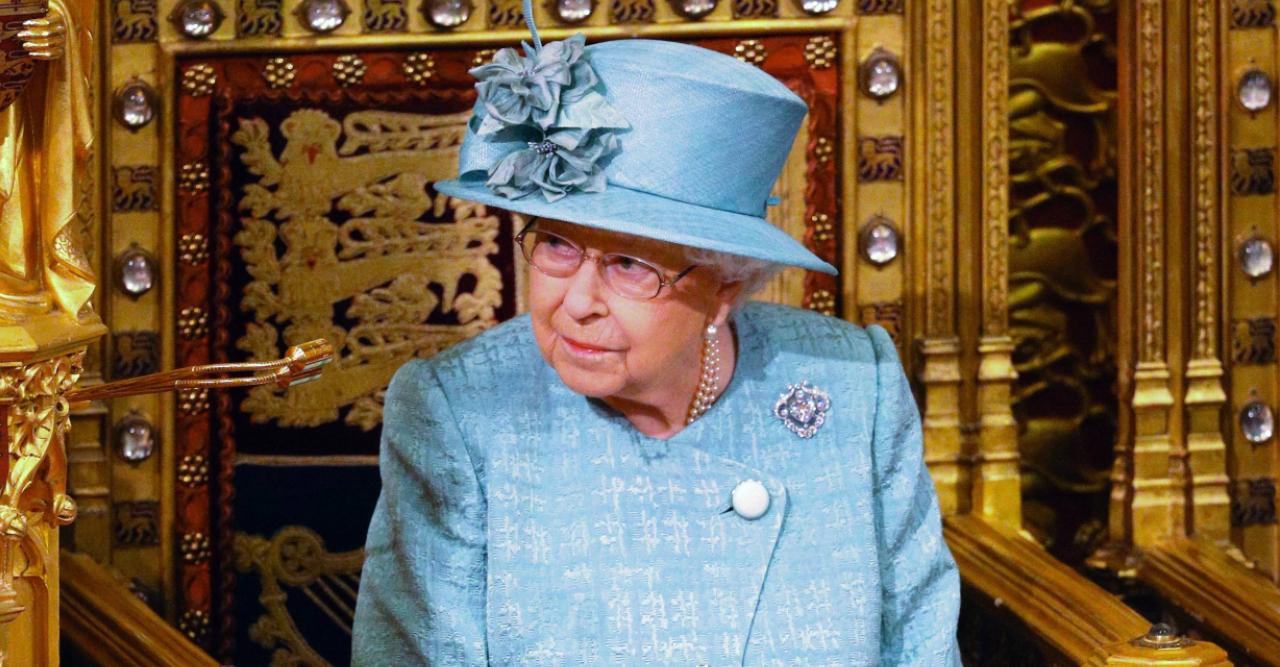 piers morgan claims queen elizabeth will sit by herself at prince philips funeral due to covid