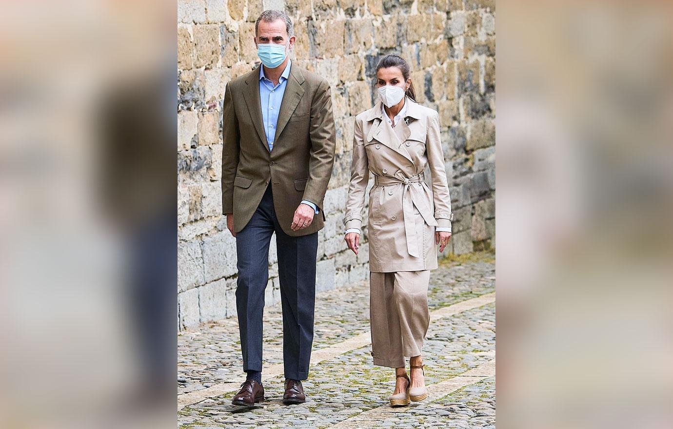 queen letizia king felipe spanish royals walk the way of st james in roncesvalles