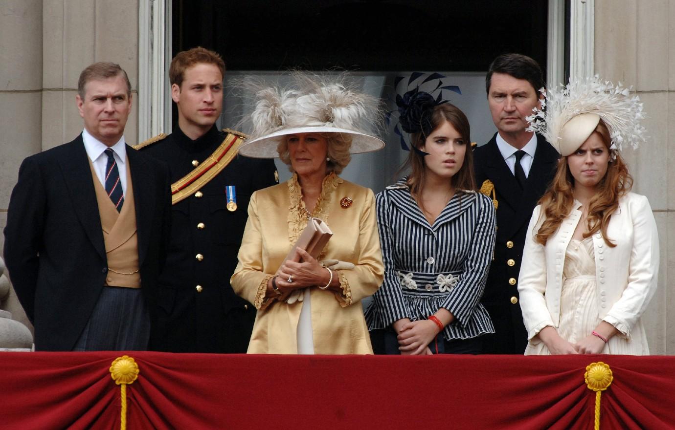 royal family struggling cordial princess eugenie beatrice prince andrew