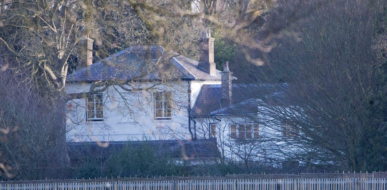 princess eugenie moves into prince harry frogmore cottage