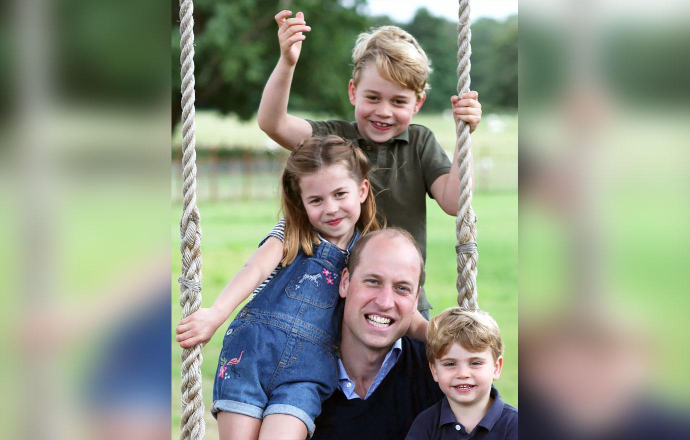 queen elizabeth shows off photos great grandkids tro