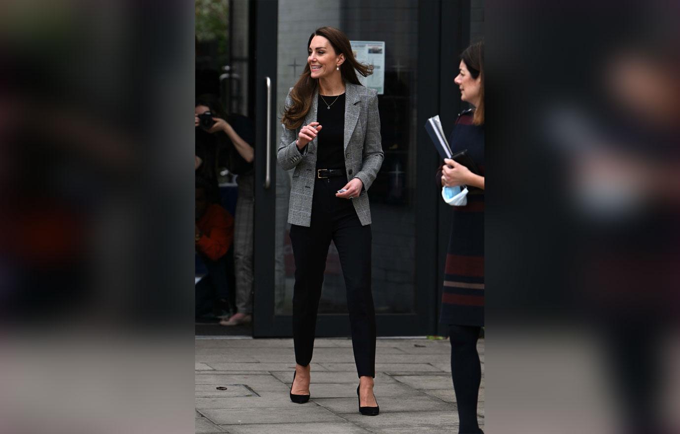 kate middleton seen visiting pact