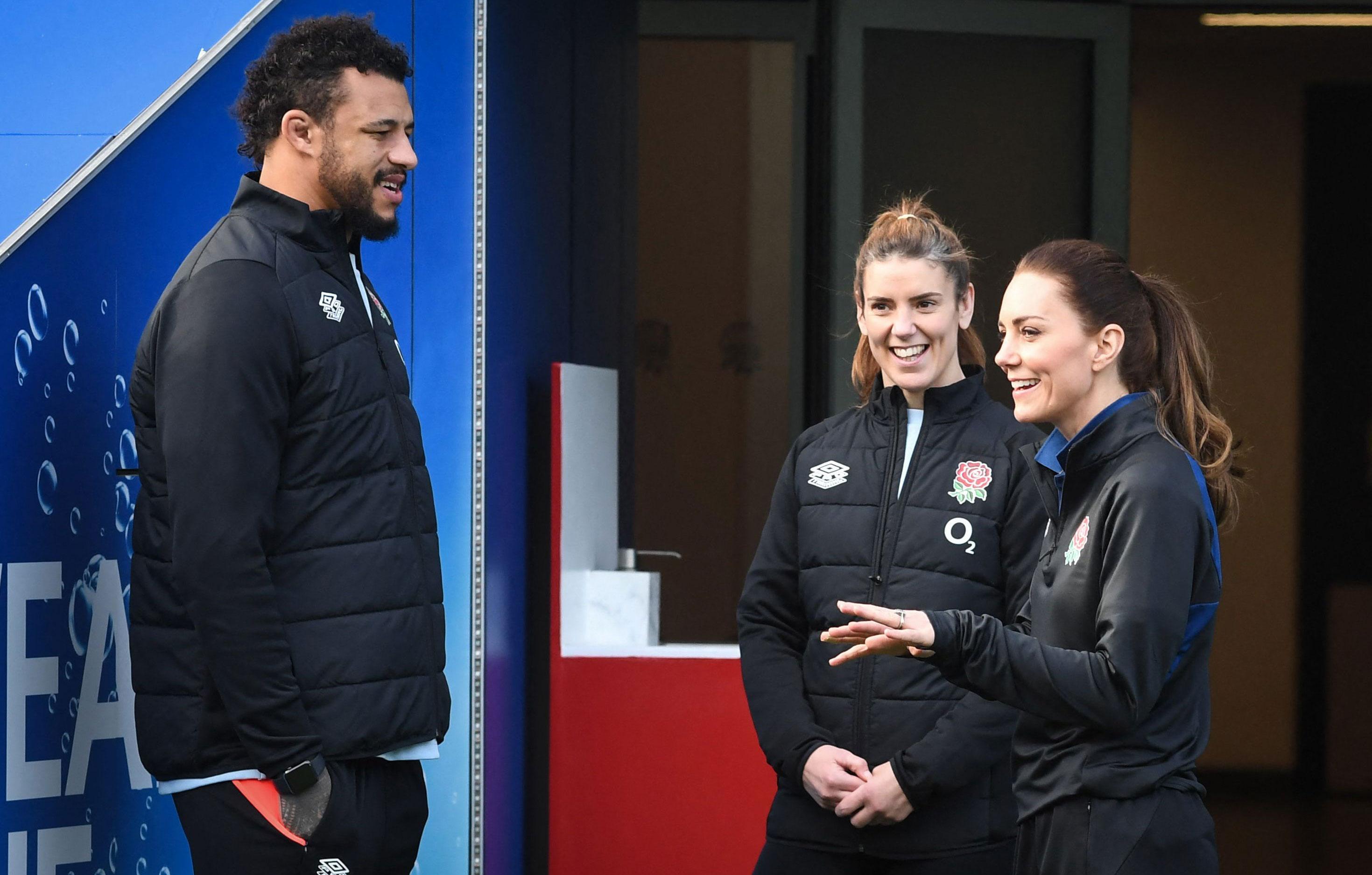 the duchess of cambridge joins england rugby training session