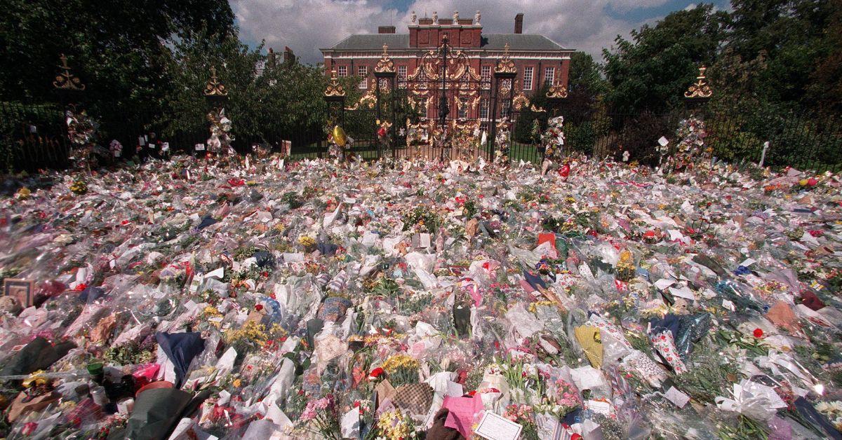 kensington palace princess diana flowers