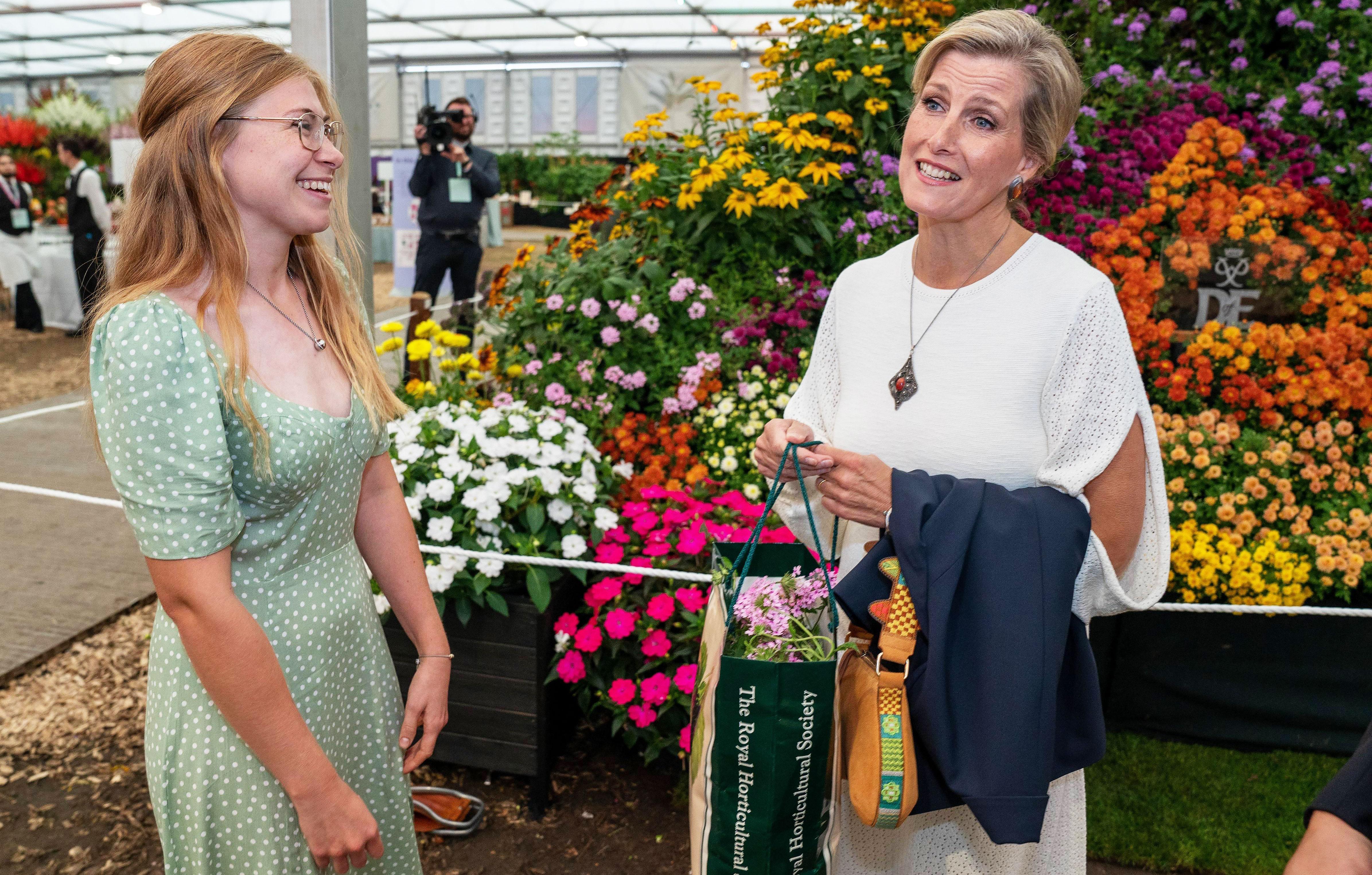 earl and countess of wessex visit the sun garden at chelsea flower show