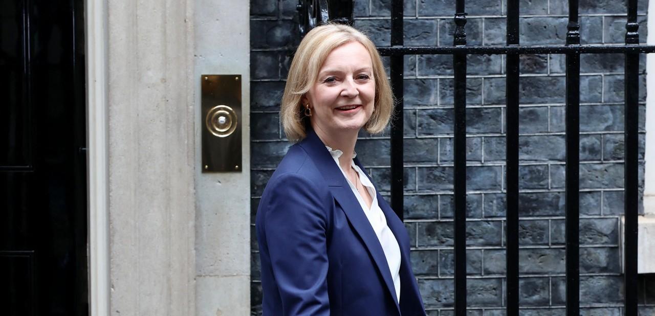 prime minister liz truss mourns queen elizabeth death