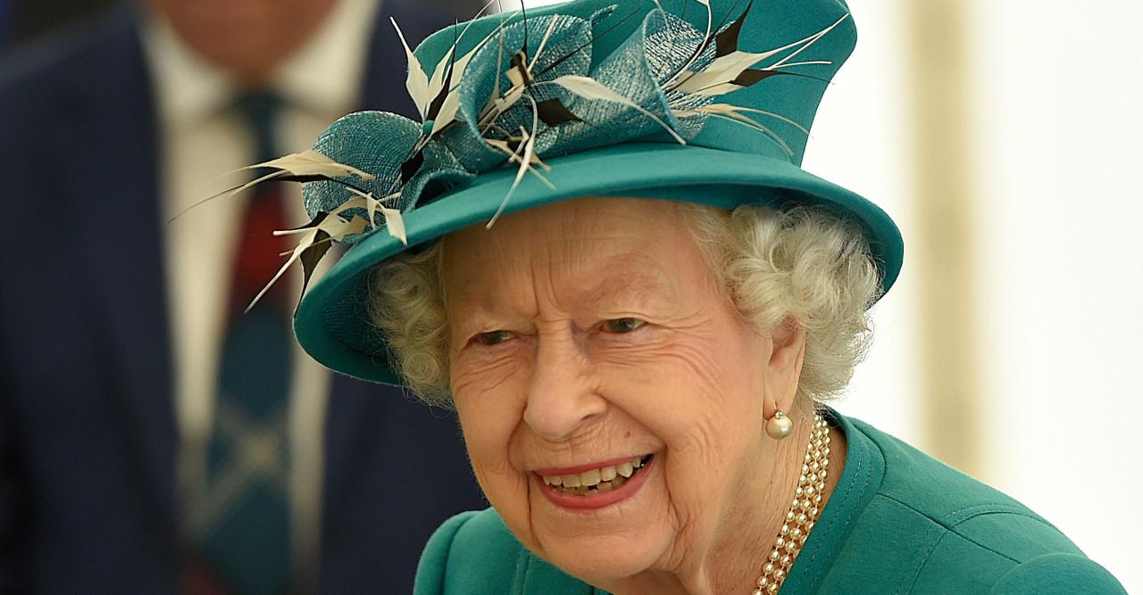 queen elizabeth to cancel sandringham estate walkabout