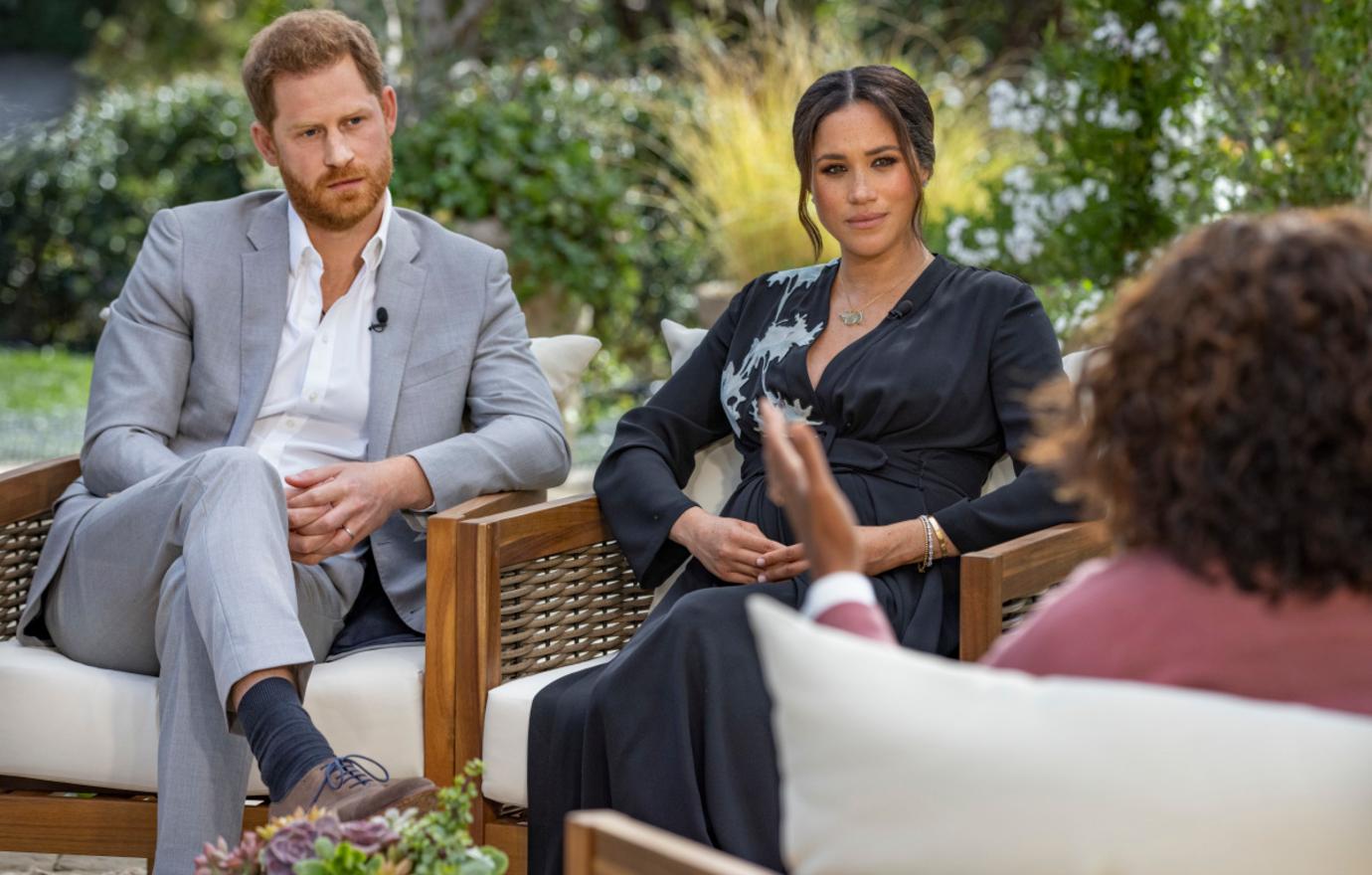 royal author claims family hasnt contacted meghan markle out of fear shell publicize