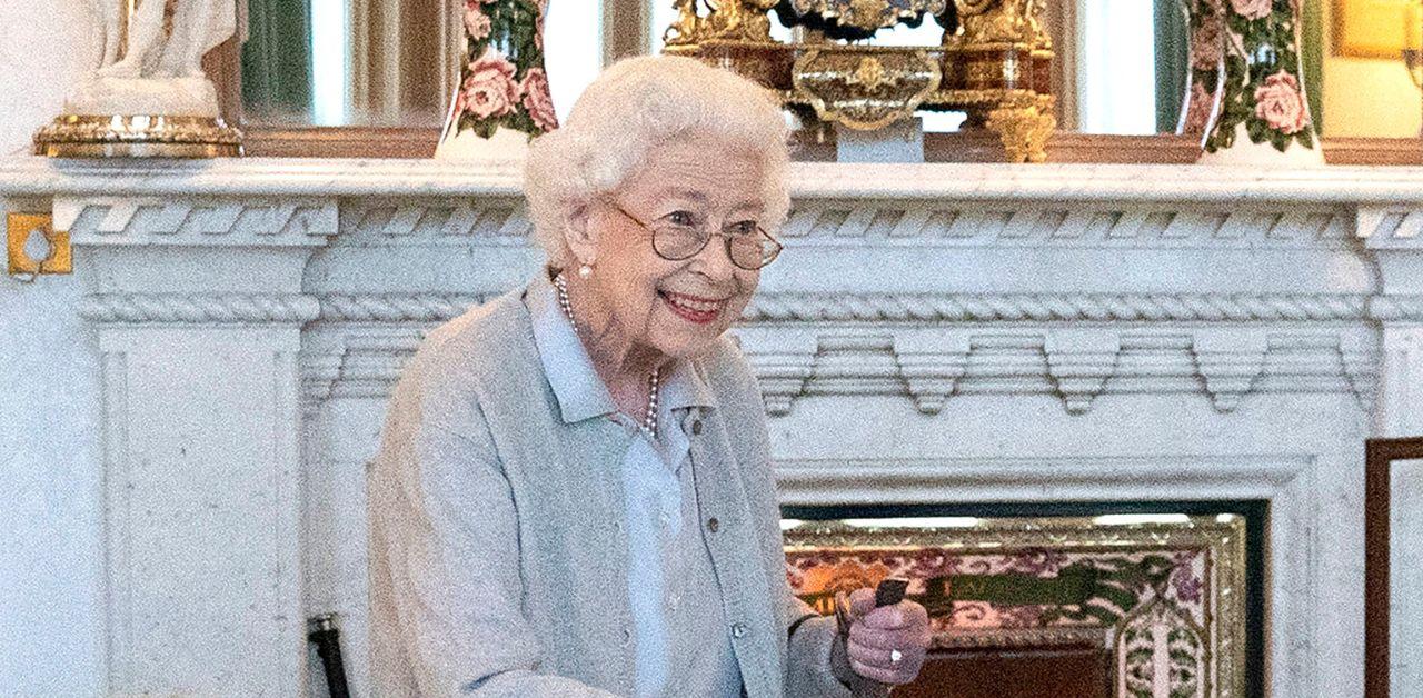 Queen Elizabeth Battled Bone Cancer Before Death Source Claims