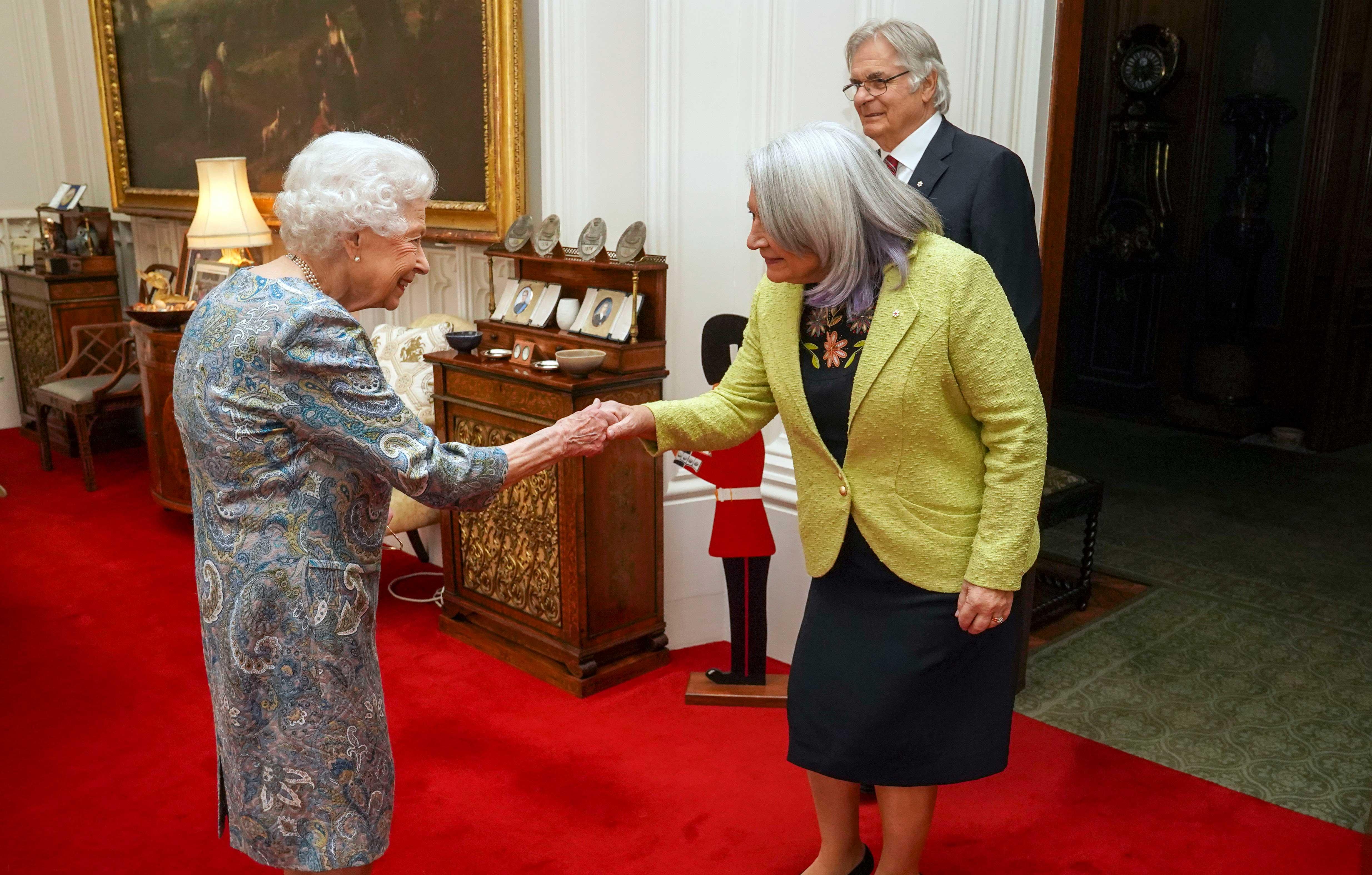 the queen welcomes the new governor general of canada