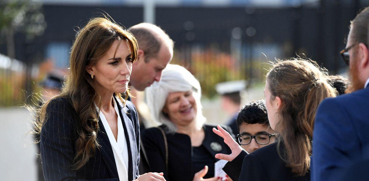 kate middleton wears same suit twice one week