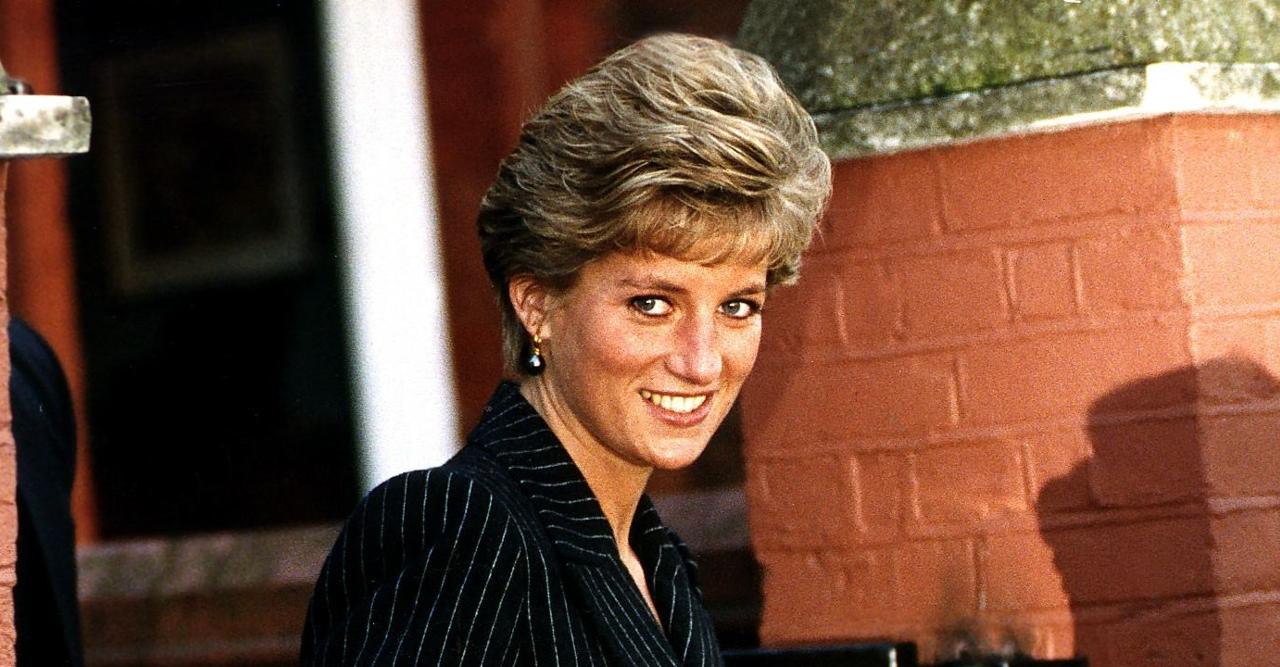 portrait princess diana in childhood home