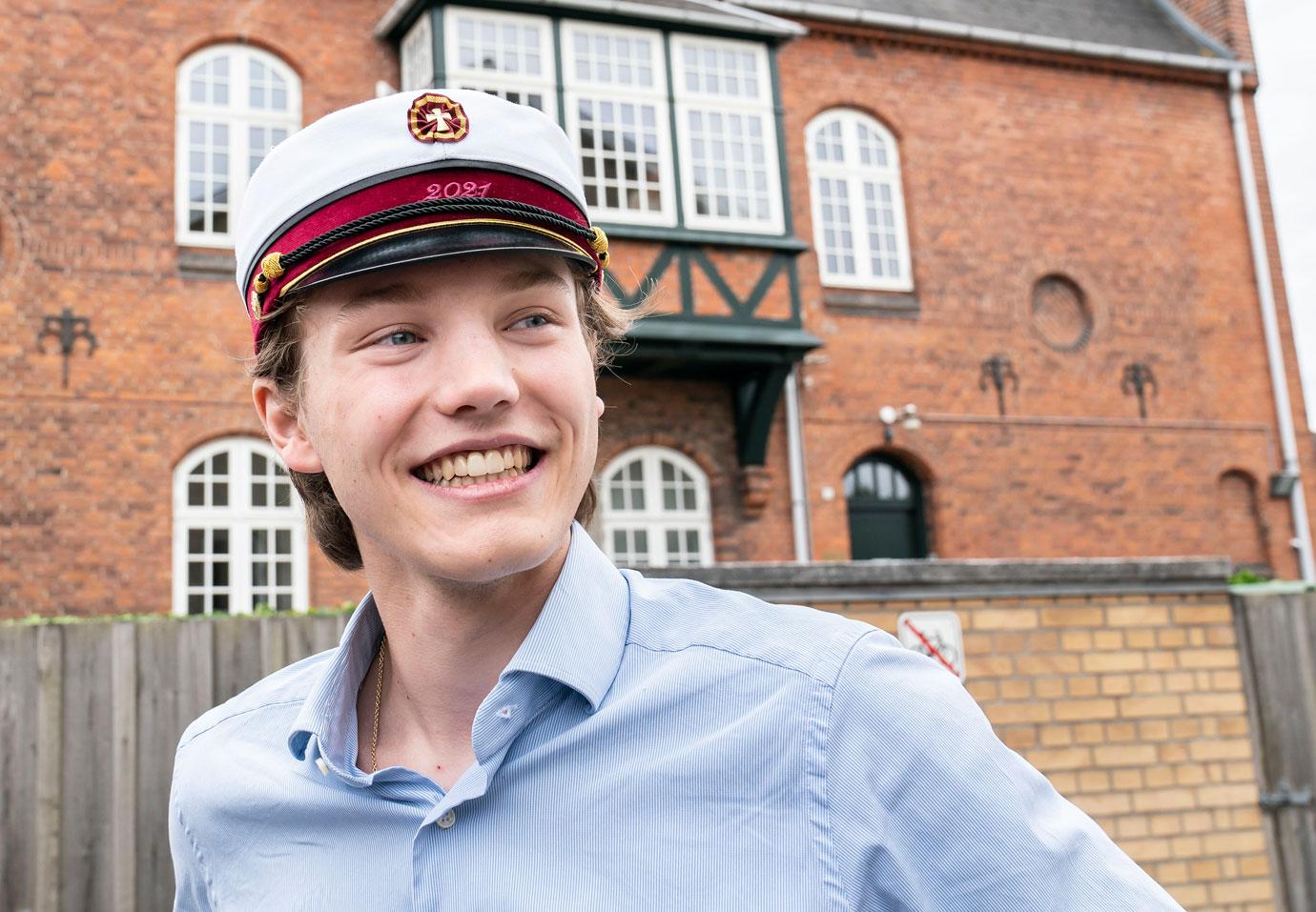 prince felix of denmark graduated from high school