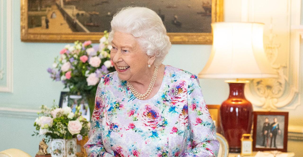 queen elizabeth receiving more letters of support after tell all