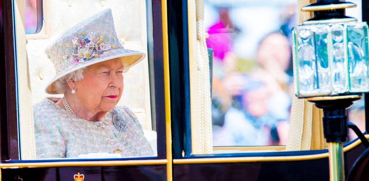 what in queen elizabeth purse