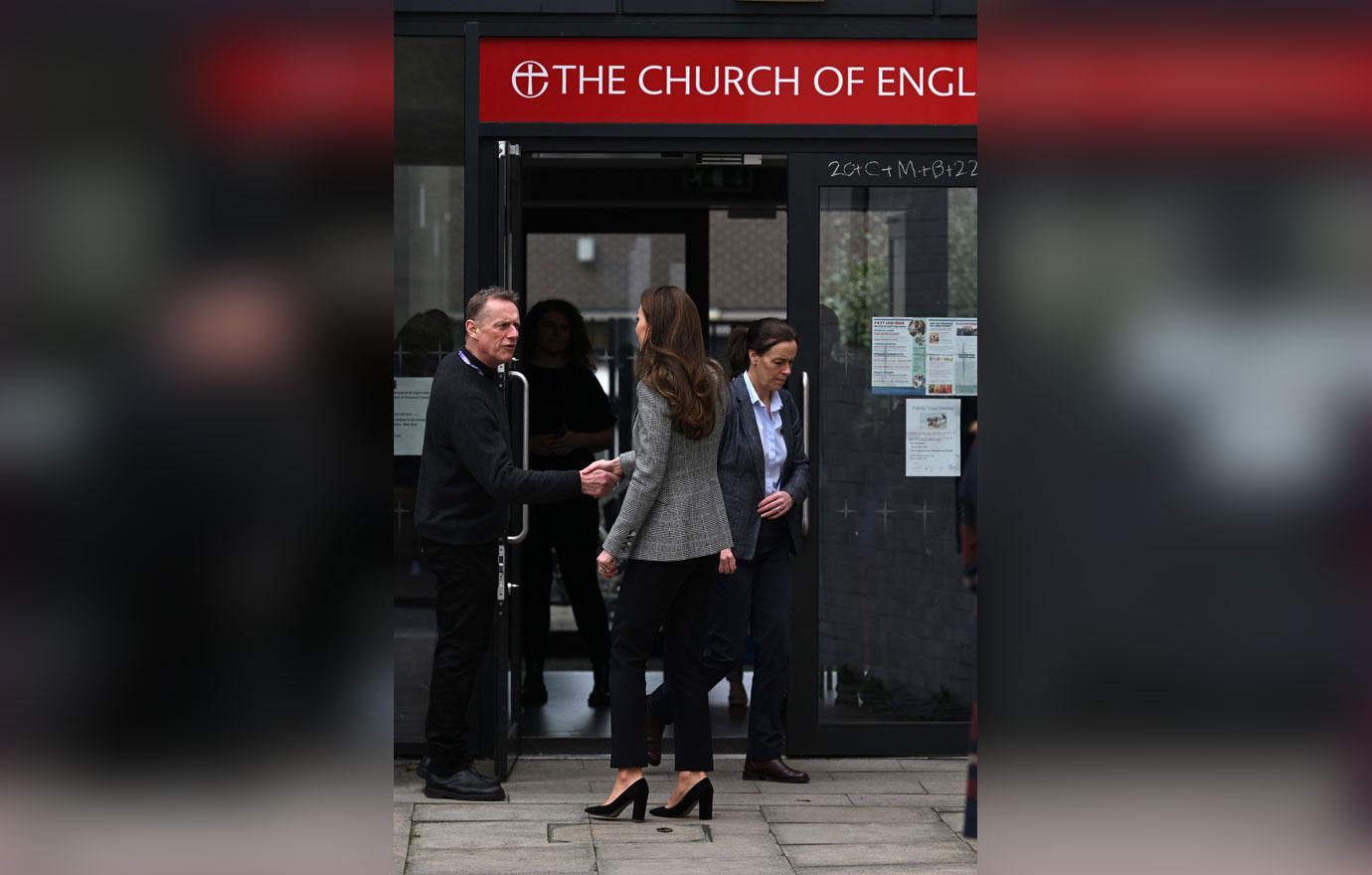 kate middleton seen visiting pact