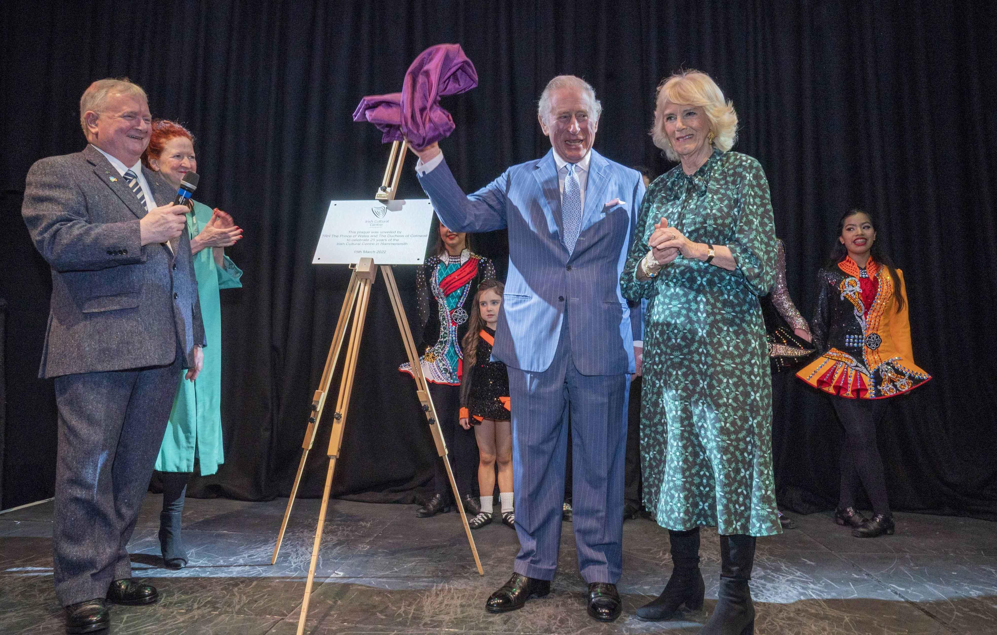 the prince of wales and the duchess of cornwall visited the irish cultural centre