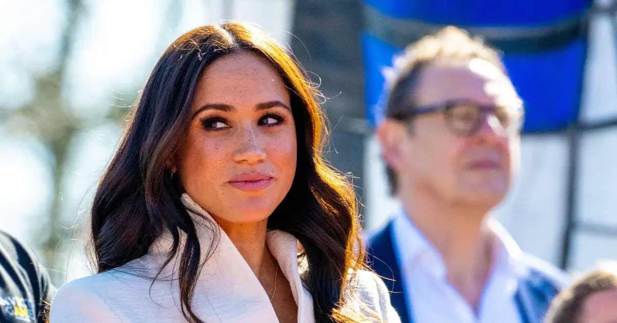 palace staff sticking to story meghan markle bullypp