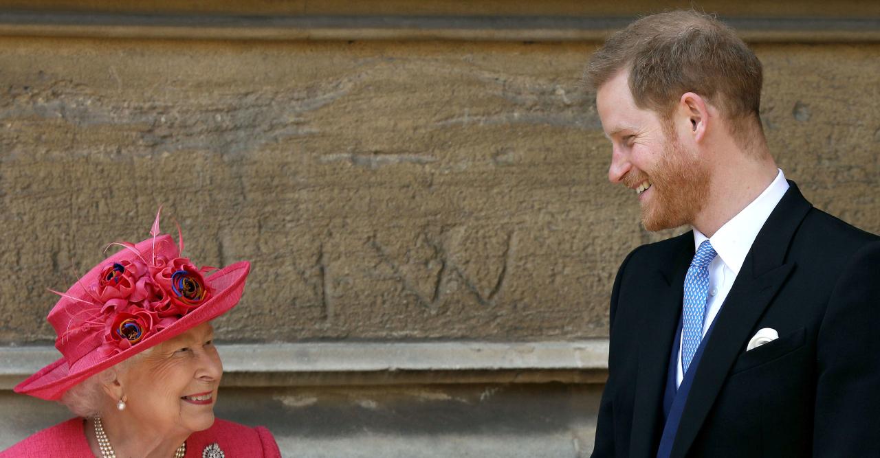 queen elizabeth wont kick prince harry out of family over fears of devastating consequences