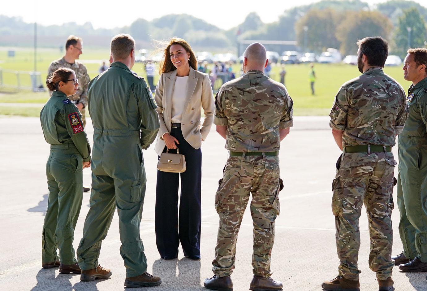 duchess kate raf brize norton